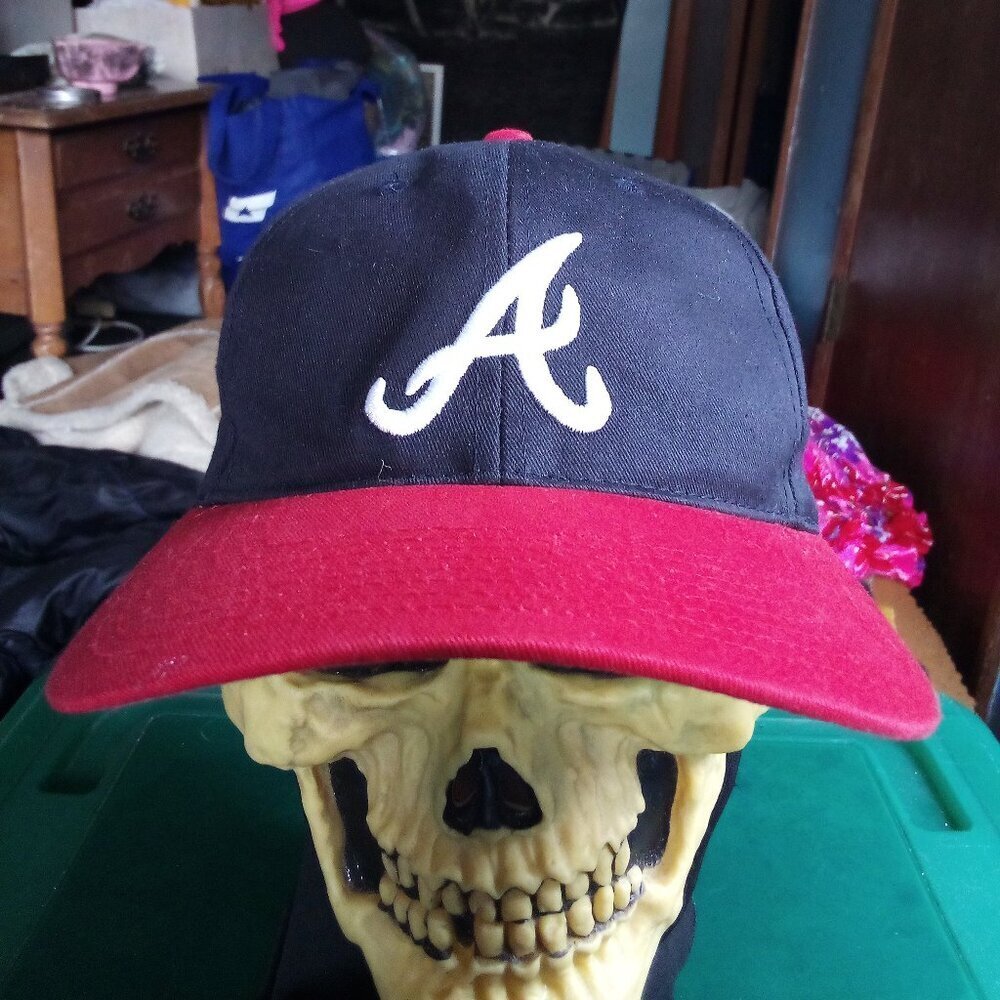 Deadstock Vintage Twins Atlanta Braves Two Tone Snap Hat Cap